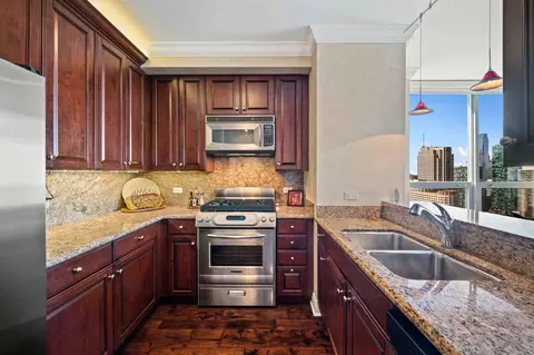 420 E Waterside Dr #3310, Chicago, IL 60601 photo 7