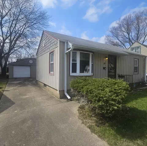 708 Soper Ave, Rockford, IL 61101