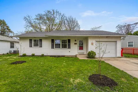 1804 Scottsdale Dr, Champaign, IL 61821