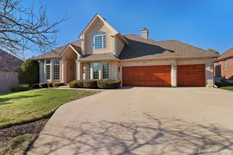 595 Edelweiss Dr, Antioch, IL 60002