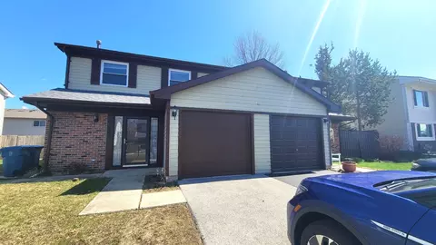 3945 Port Dr, Hanover Park, IL 60133
