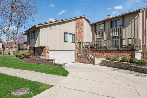14 Portwine Rd, Willowbrook, IL 60527