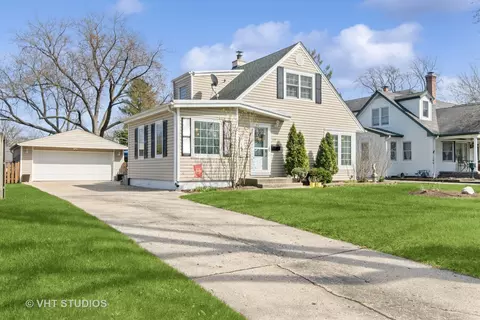 137 S Hickory St, Palatine, IL 60067