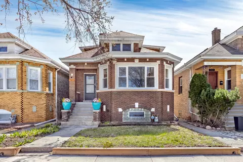 7869 W Sunset Dr, Elmwood Park, IL 60707