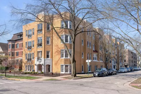 837 Erie St #1, Oak Park, IL 60302