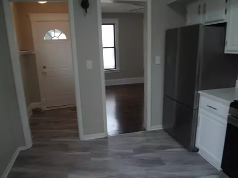 Entry Way - 321 Orchard St, Elgin, IL 60123 photo 3 of 9