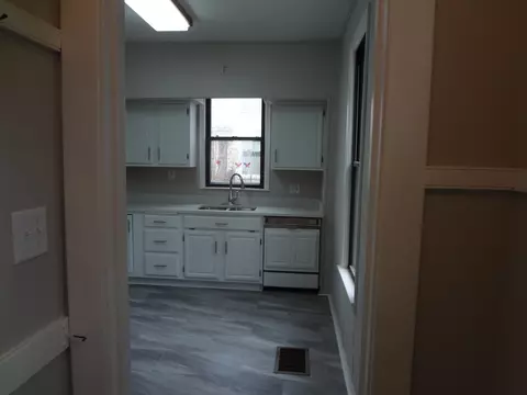 Entry Way - 321 Orchard St, Elgin, IL 60123 photo 2 of 9