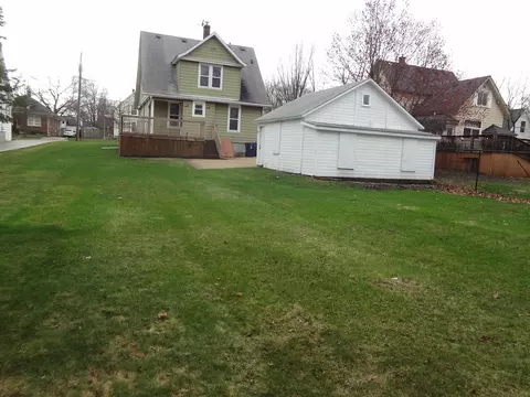 Exterior - 321 Orchard St, Elgin, IL 60123 photo 4 of 9