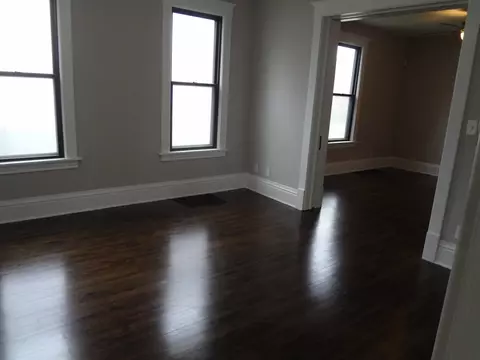 Living - 321 Orchard St, Elgin, IL 60123 photo 3 of 4