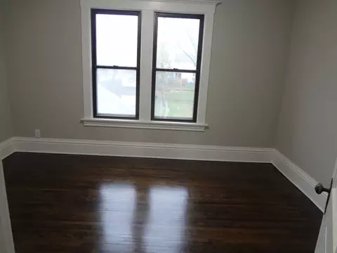 Bedroom - 321 Orchard St, Elgin, IL 60123 photo 8 of 9