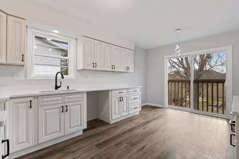Kitchen - 540 Shenandoah Trl, Elgin, IL 60123 photo 3 of 3
