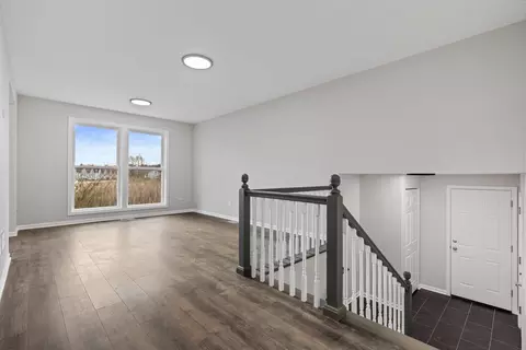 Living - 540 Shenandoah Trl, Elgin, IL 60123 photo 1 of 3