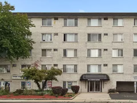 1227 S Harlem Ave #309, Berwyn, IL 60402