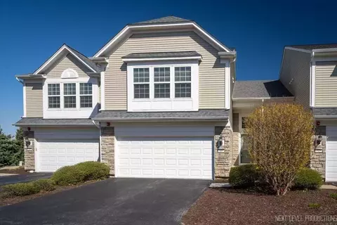 347 Devoe Dr, Oswego, IL 60543