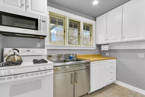 Kitchen - 1702 W University Ave, Champaign, IL 61821 photo 2 of 4