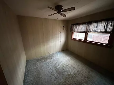 Bedroom - 1015 Walter Ave, Des Plaines, IL 60016 photo 2 of 3