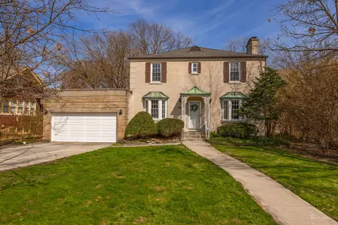 225 Maplewood Rd, Riverside, IL 60546