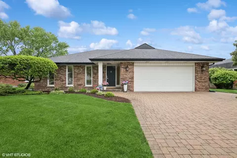 1115 S Vail Ave, Arlington Heights, IL 60005