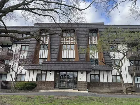 13200 W Heiden Cir #2201, Lake Bluff, IL 60044