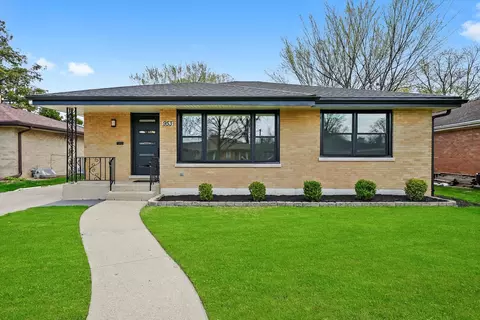 953 S Parkside Ave, Elmhurst, IL 60126