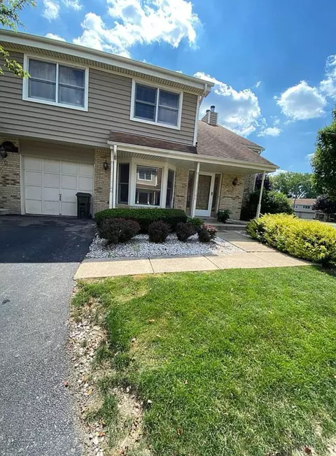 1916 Wisteria Ct #3, Naperville, IL 60565