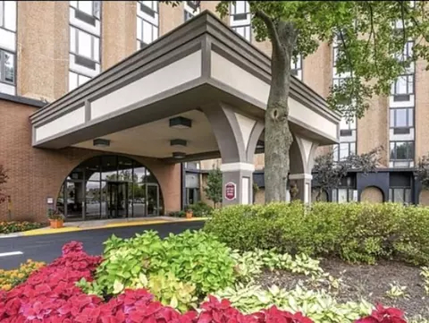 1 Renaissance Pl #317, Palatine, IL 60067