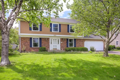 423 Warwick Dr, Naperville, IL 60565
