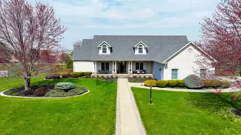 17627 Grandview Dr, Sterling, IL 61081