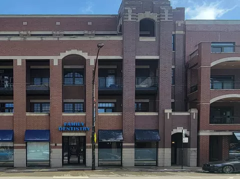 2859 N Halsted St #203, Chicago, IL 60657