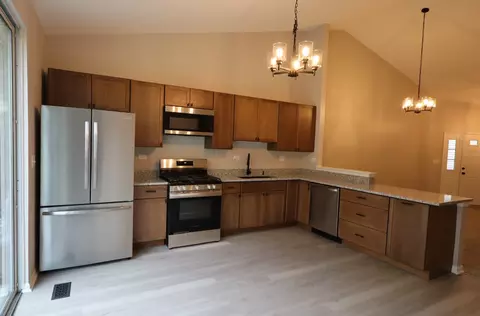 Kitchen - 1375 Grandview Ct, Algonquin, IL 60102 photo 1 of 1