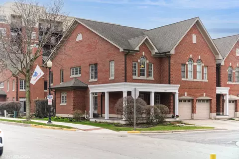1802 Riverwoods Dr, Melrose Park, IL 60160