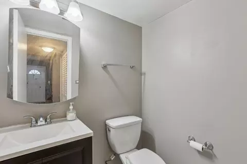 1945 Hancock Dr, Hoffman Estates, IL 60169 photo 12