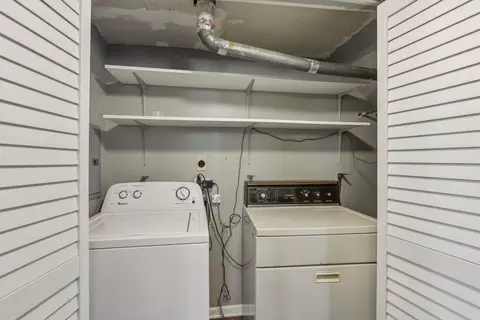 1945 Hancock Dr, Hoffman Estates, IL 60169 photo 18