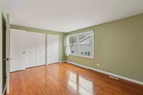 1945 Hancock Dr, Hoffman Estates, IL 60169 photo 13