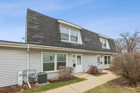 1945 Hancock Dr, Hoffman Estates, IL 60169