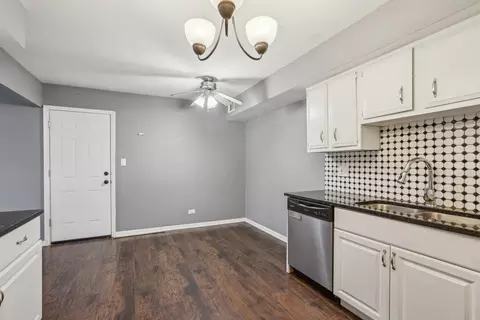 1945 Hancock Dr, Hoffman Estates, IL 60169 photo 11