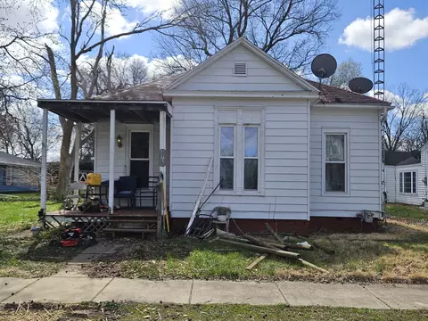 117 E Lincoln St, Greenview, IL 62642 photo 1