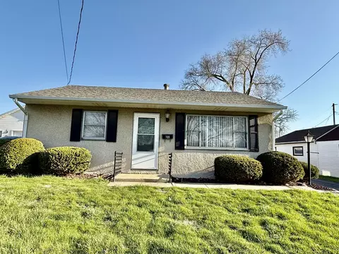 Exterior - 709 15th St, Peru, IL 61354 photo 2 of 3