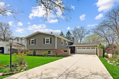 5832 Lenox Rd, Lisle, IL 60532