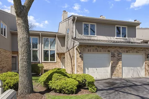 22 W128 Butterfield Rd, Glen Ellyn, IL 60137