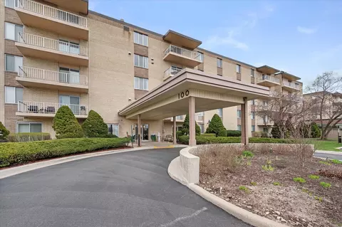 100 W Butterfield Rd #302N, Elmhurst, IL 60126