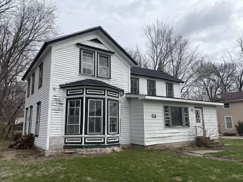 110 E Waupansie St, Dwight, IL 60420