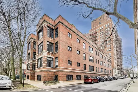 1421 E 58th St #2E, Chicago, IL 60637