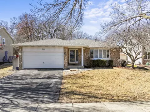 2020 Arapaho Dr, West Chicago, IL 60185