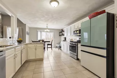 10085 Lismore Rd, Roscoe, IL 61073 photo 4