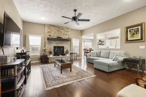 10085 Lismore Rd, Roscoe, IL 61073 photo 2
