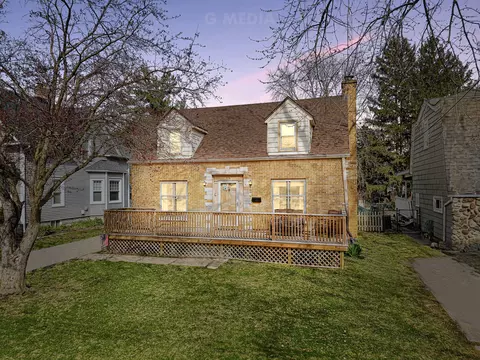 728 N 9th St, Dekalb, IL 60115