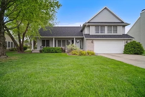 755 Christopher Dr, Forsyth, IL 62535 photo 2