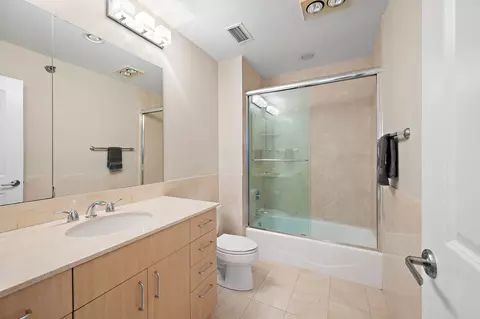 Bath - Undisclosed, Chicago, IL 60611 photo 2 of 3