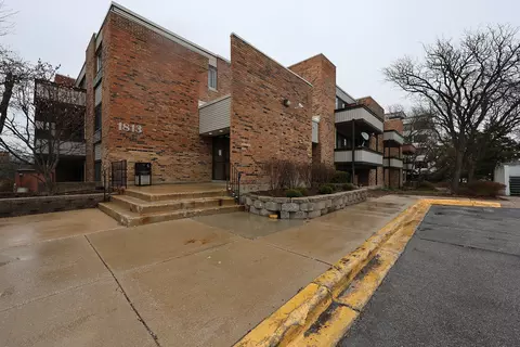 1813 Hemlock Pl #204, Schaumburg, IL 60173